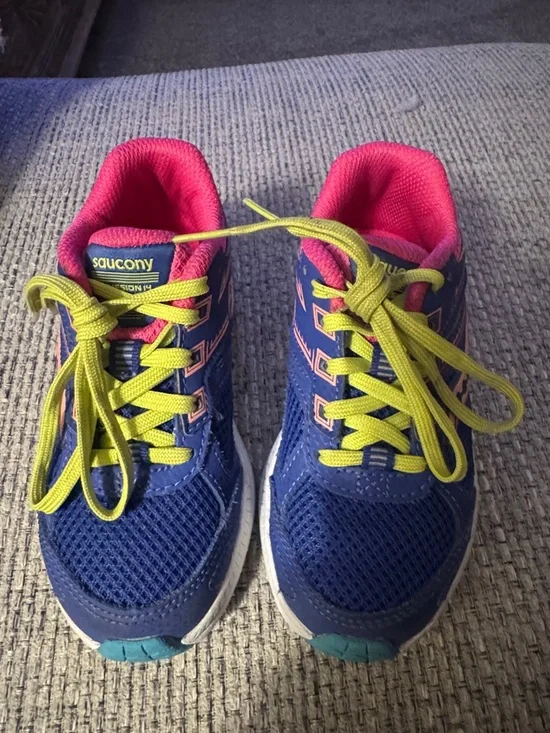 Saucony Kids Blue Sneakers with Pink Trim and Yellow Laces Size 11 - Picture 2 of 6